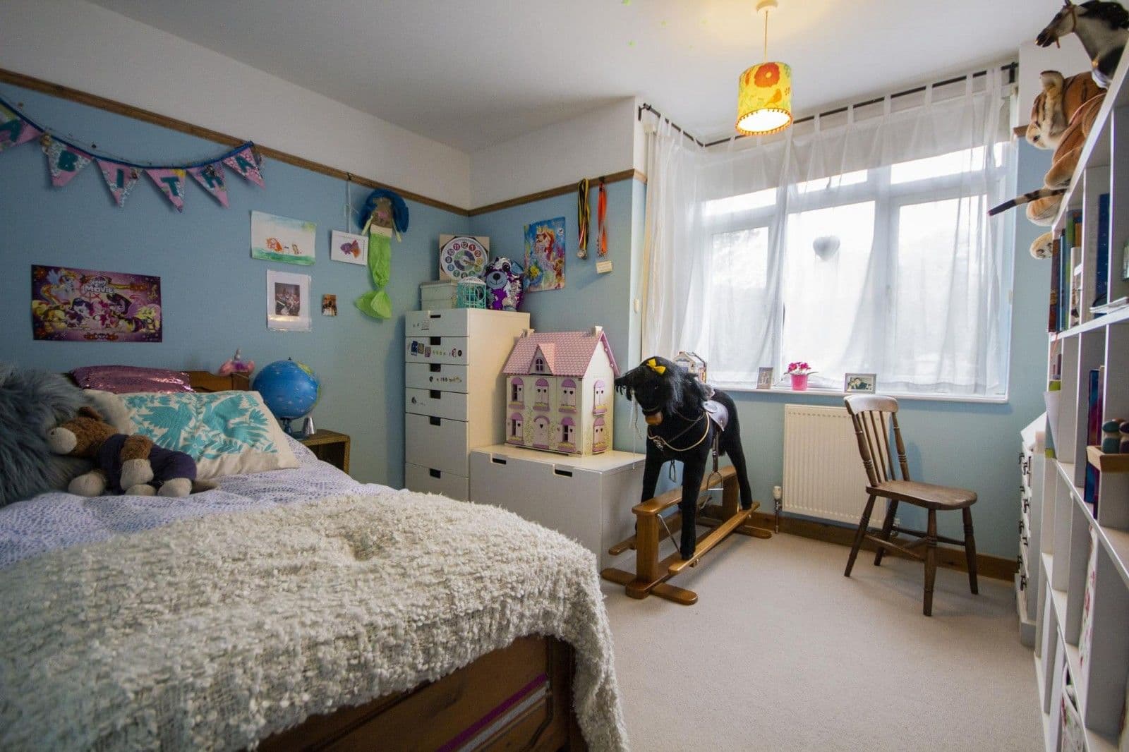Sunny urban bungalow with large kitchen and loft conversion gallery image 1