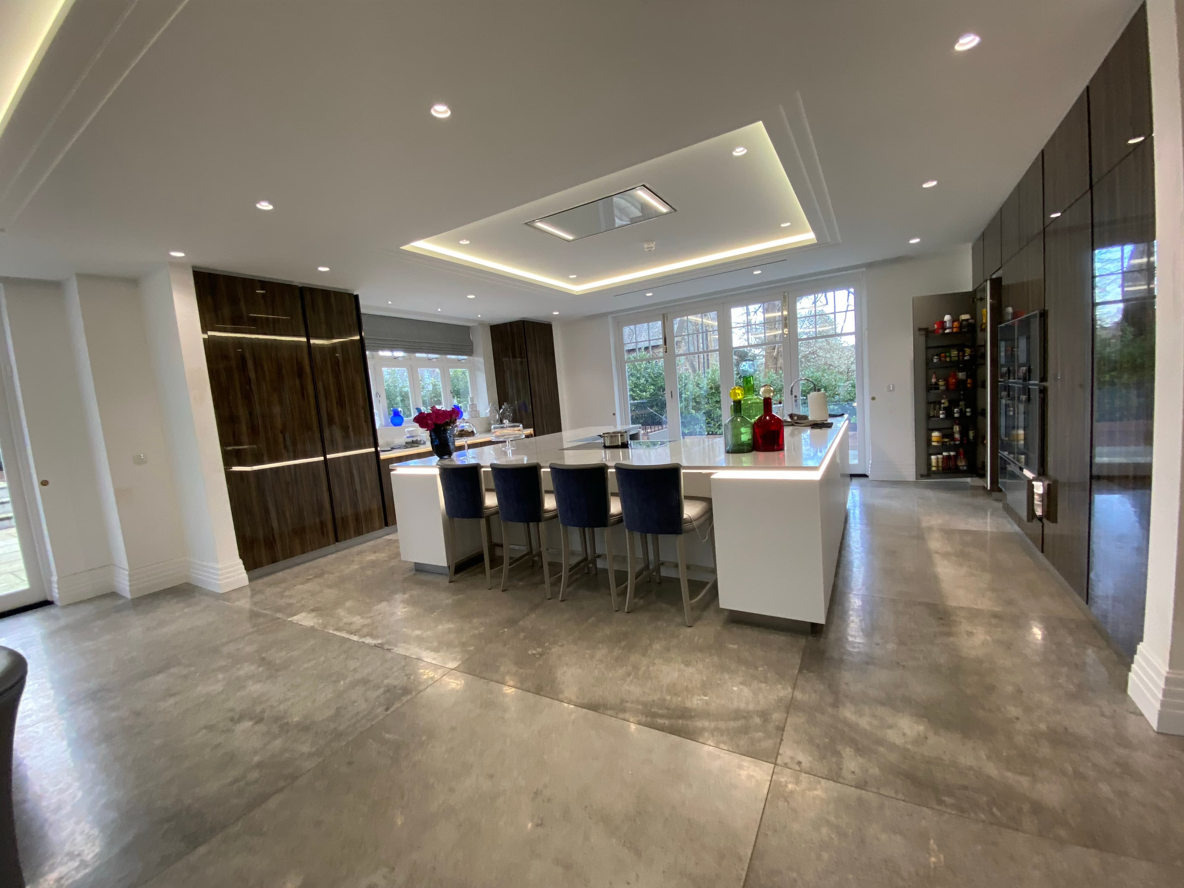 Oak Lodge Radlett (requested for Mobland filming) gallery image 1