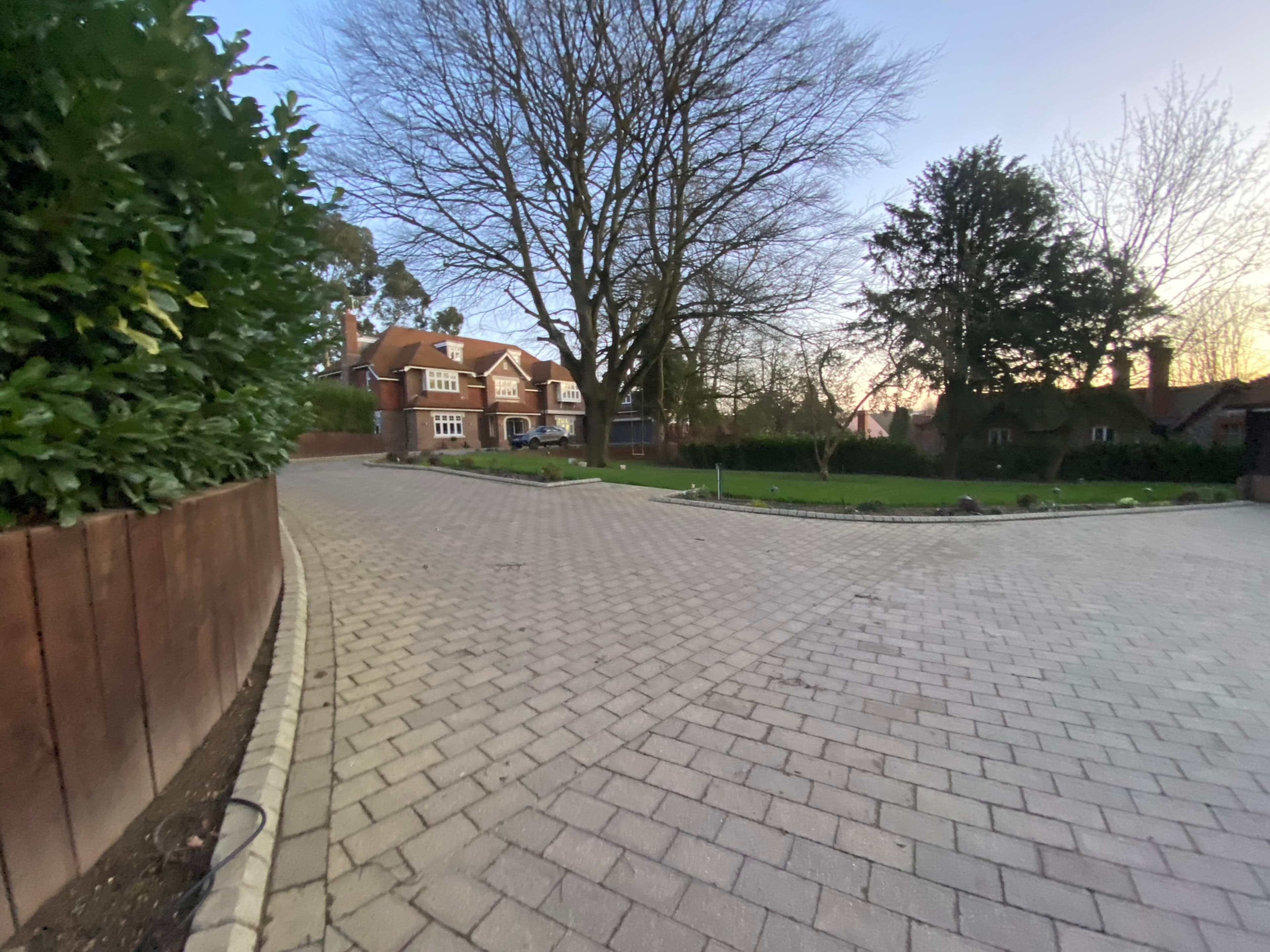 Oak Lodge Radlett (requested for Mobland filming) gallery image 2