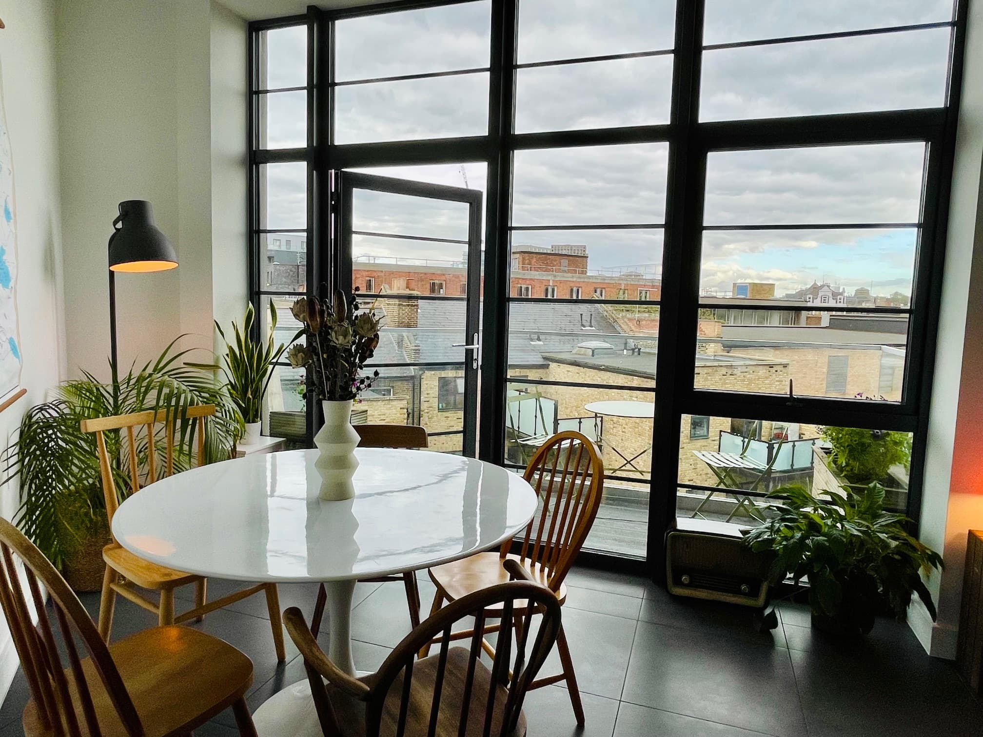 Loft style, sunny and quiet apartment with balcony