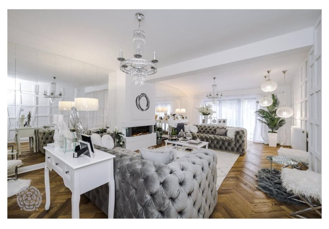 Country mansion gallery image 1