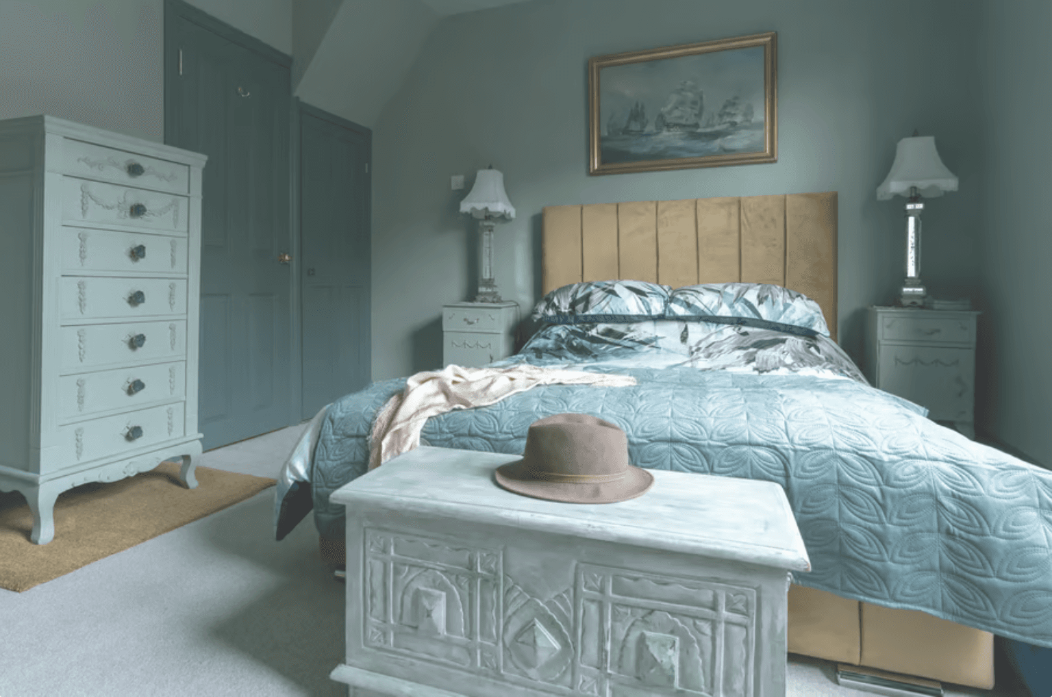 Kitsch Victorian Townhouse gallery image 4